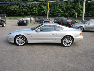 Illustration for article titled For $27,995 Could This 2002 Aston Martin DB7 Vantage Be The Best Worst Idea Ever?